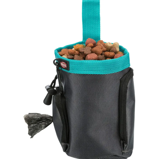 Godbidtaske m. plads til poseholder. Klemme bagpå til fastgørelse på tøj eller lign.